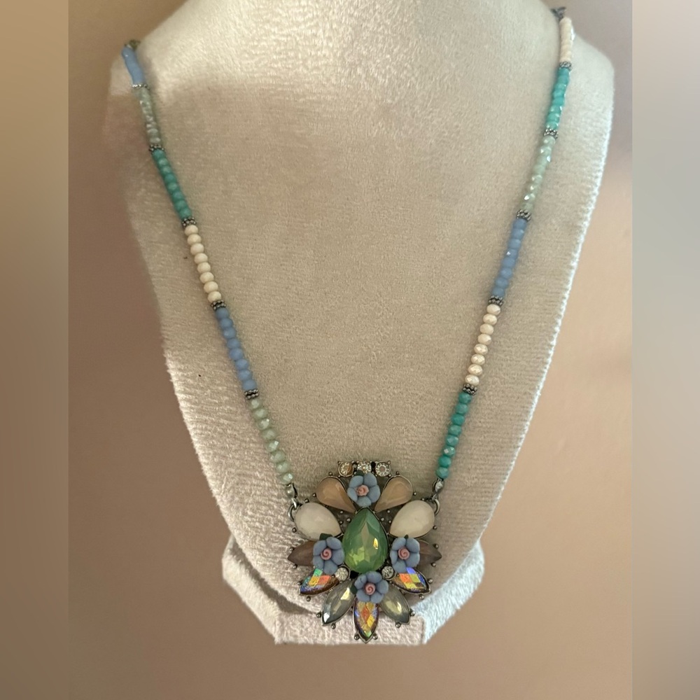 Elegant Multicolor Beaded Necklace